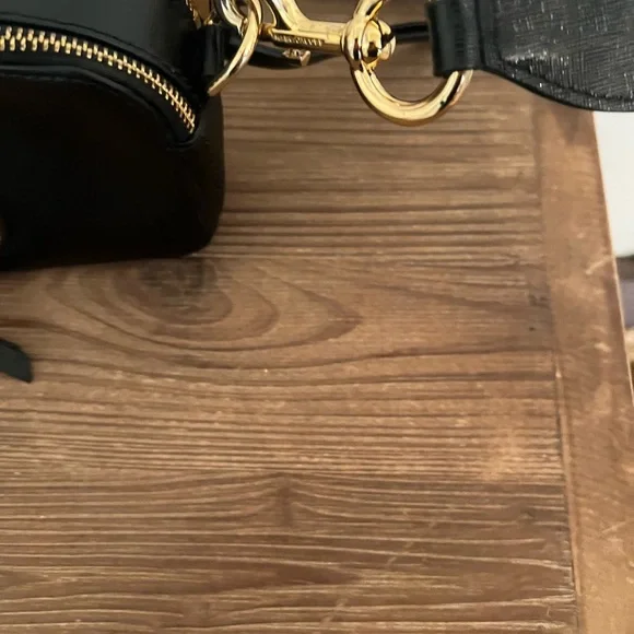 Marc Jacob’s Camera Bag - Picture 3 of 9